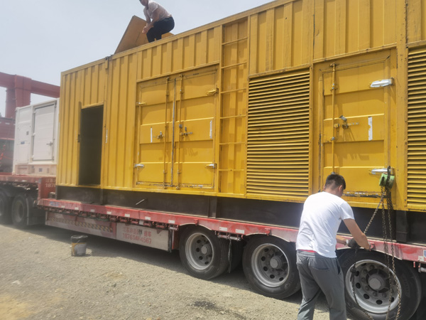 故城除了负载情况和发动机维护,还有哪些因素会影响 200kw 柴油发电机的油耗?
